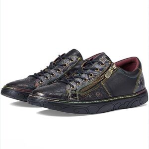 Stylish Black Leather Women's Sneakers